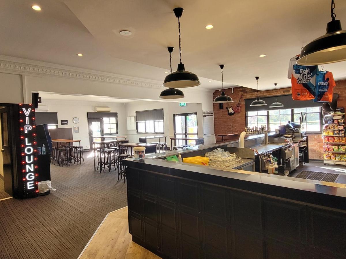 וואגה וואגה Palm And Pawn Motor Inn מראה חיצוני תמונה